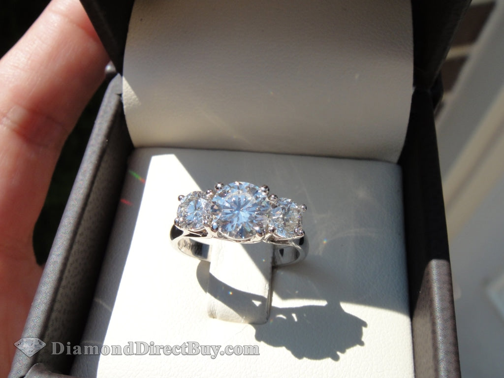 3 Stone Design Round Engagement Rings