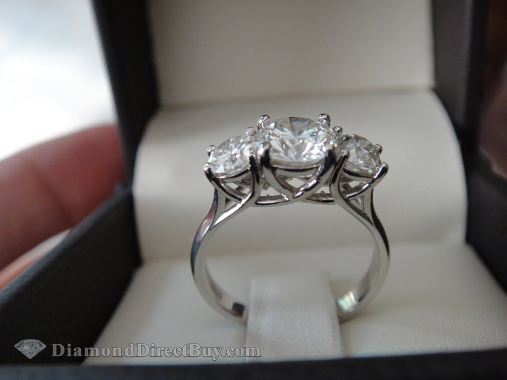 3 Stone Design Round Engagement Rings