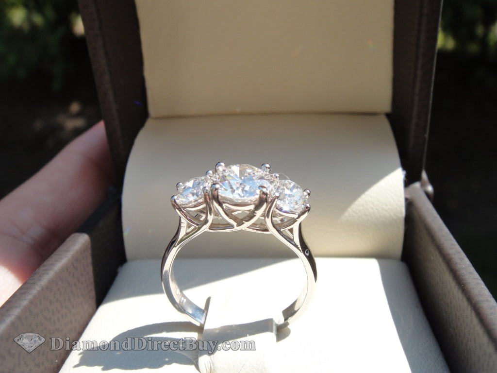 3 Stone Design Round Engagement Rings