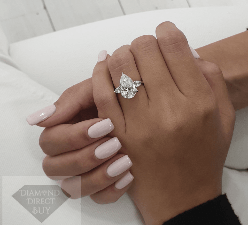 Five carat 2025 pear shaped diamond